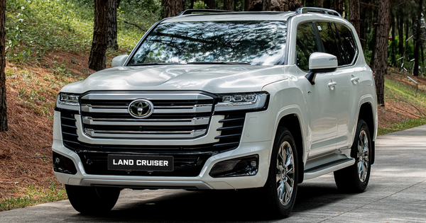 Ô tô hybrid hút khách giữa lúc xăng tăng giá, xe Toyota bán chạy nhất