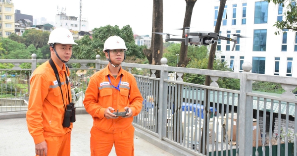 EVNHANOI chuyển đổi số từ lưới điện đến phục vụ khách hàng