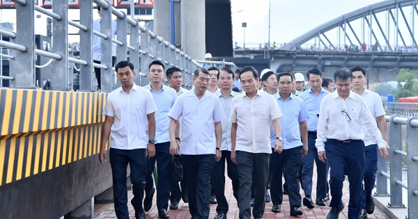 Thủ tướng thị sát, chỉ đạo tháng 12 phải xong dự án chống ngập 10.000 tỉ
