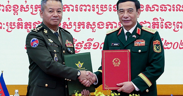 Đại tướng Phan Văn Giang hội đàm với Phó thủ tướng, Bộ trưởng Quốc phòng Campuchia