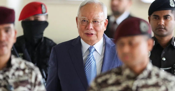 Cựu Thủ tướng Malaysia bị bác đơn xin hoãn thi hành án tù 15 năm