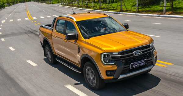 Xe bán tải giảm doanh số, Ford Ranger đòi lại ngôi đầu từ tay Mitsubishi Triton