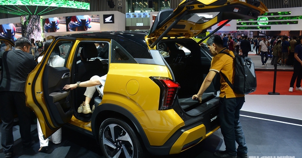 Thị trường ô tô tìm lại nhịp tăng trưởng, người Việt ngày càng chuộng xe điện, hybrid
