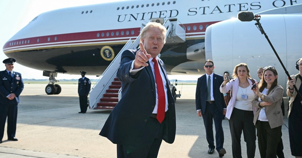 Ông Trump nói chỉ 'hỏi mượn' chuyên cơ nhưng Qatar tặng luôn