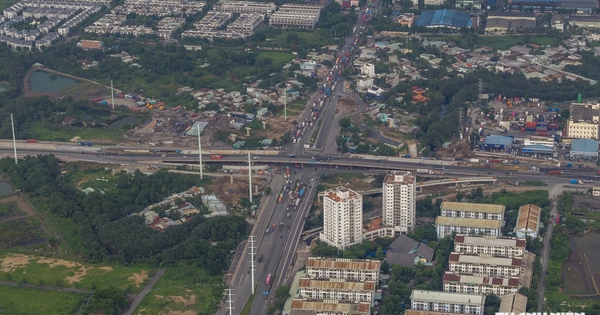 Nút giao 4 tầng ở khu đông TP.HCM hư hỏng mặt đường, gây tiếng ồn lớn