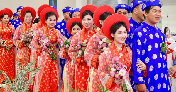 Từng nghĩ cả đời không được mặc áo cưới, nay nhiều cặp đôi vỡ òa hạnh phúc