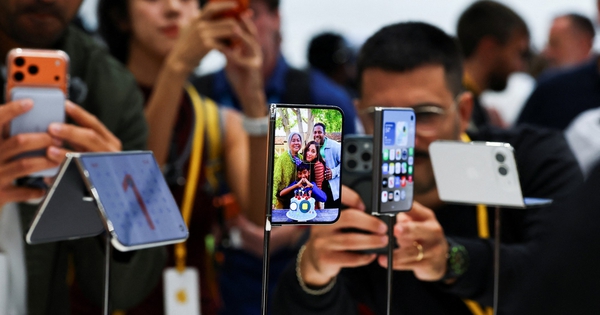 Những smartphone màn hình gập đáng chú ý nhất hiện nay