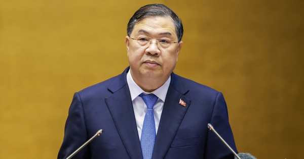 Không đầu tư sân bay, cảng biển theo phong trào