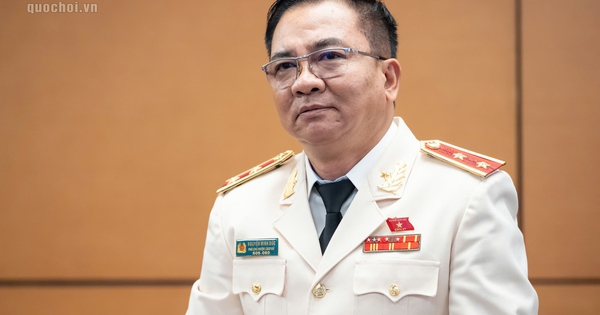 Gửi giấy tờ, tài liệu mà shipper làm lộ, trách nhiệm pháp lý ra sao?
