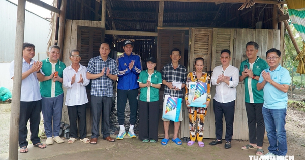 Diễn viên Huy Khánh cùng Báo Thanh Niên xây 2 nhà nhân ái ở Cà Mau