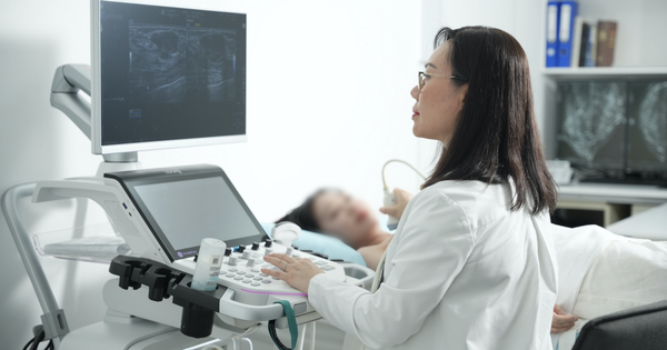 Ngực không đau, không có cục cứng: Liệu bạn thực sự an toàn trước ung thư vú?