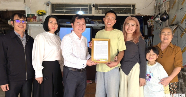 Tặng 4.000 cành hoa cúc trắng tri ân liệt sĩ, vợ chồng ở Đà Lạt nhận thư khen