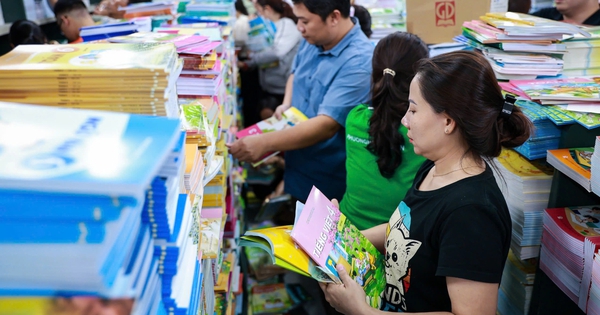 Xây dựng bộ sách giáo khoa mới theo hướng nào?