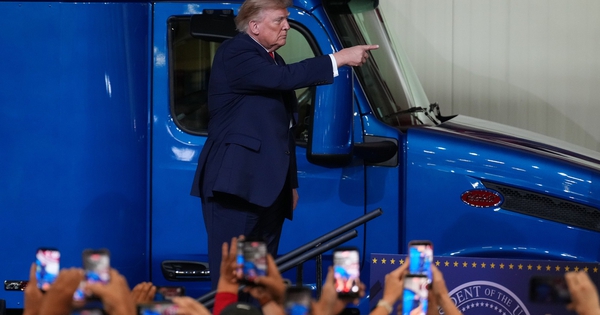 Ông Trump dọa cấm xuất khẩu dầu diesel, thế giới báo động