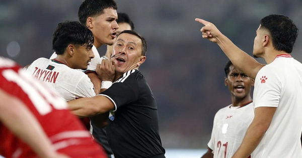 Trợ lý người Việt Nam của đội tuyển Bangladesh 'sốc' khi Indonesia được bù giờ 7 phút: 'Chưa thấy bao giờ'