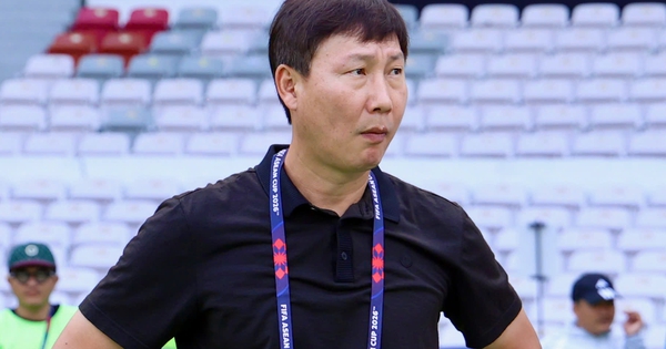 HLV Kim Sang-sik: 'Đội tuyển Việt Nam đá dưới sức vì... nóng, đấu Malaysia như chung kết'