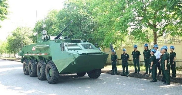 Xe tăng T-1, xe thiết giáp XTC-03 được trưng bày tại Triển lãm Quốc phòng 2026