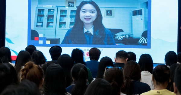 Nữ sinh Trung Quốc giành giải nhất dịch văn học từ niềm yêu thích Nguyễn Nhật Ánh
