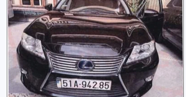 Chiếc Lexus 51A-942.85 của bà Trương Mỹ Lan sắp được bàn giao cho chủ mới