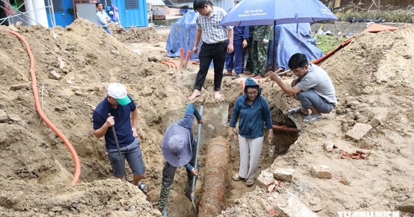 Phát hiện súng thần công dài gần  3 m tại thành Điện Hải