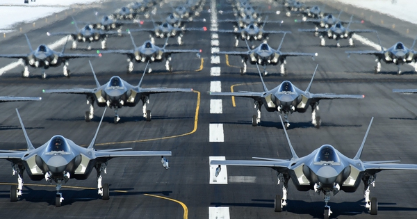 Mỹ đặt hàng 850 chiếc F-35 trong 10 năm