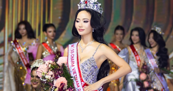 Nữ MC song ngữ cao 1,77m đăng quang Miss Charm Vietnam