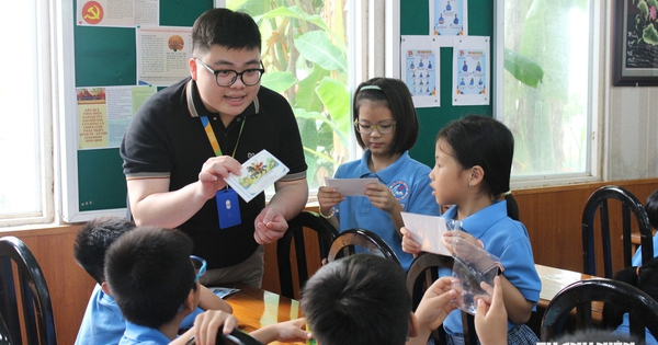 Trường học TP.HCM mời phụ huynh vào xem giờ tiếng Anh mở