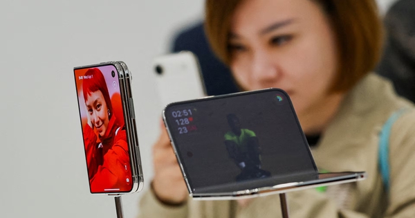iPhone Duo chưa hết sức nóng, Apple đã tính đến bản màn hình rộng hơn