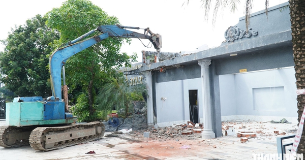Phường kiến nghị giữ nhà mồ trong khuôn viên 'tòa nhà đẹp nhất Cà Mau'