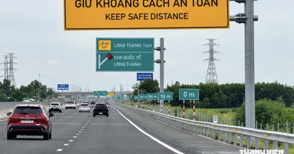 Làm sao ước lượng khoảng cách an toàn giữa 2 xe bằng mắt thường? Cục CSGT giải đáp