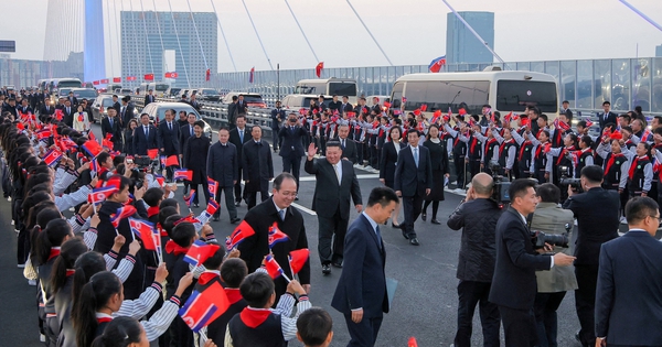 Ông Kim Jong-un nói gì khi thăm đài tưởng niệm ở Trung Quốc?