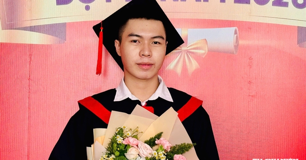 Hành trình đặc biệt của thủ khoa CĐ: Nghỉ học sau lớp 9, từ chối học ĐH