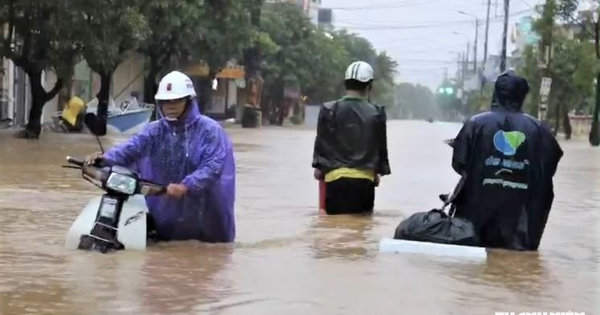 Đề nghị 4 tỉnh miền Trung ứng phó mưa lớn dồn dập