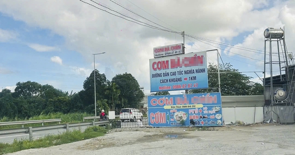 Khách tố quán cơm 'chặt chém' vì nửa con gà tính giá 300.000 đồng