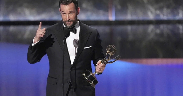 Ngôi sao truyền hình Noah Wyle là 'Người đàn ông quyến rũ nhất thế giới 2026'