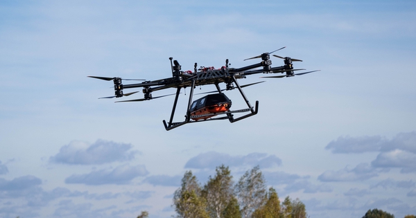 Ukraine sơ tán thương binh bằng drone