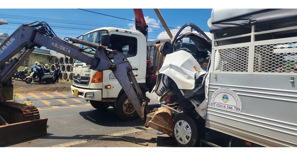 Xe tải tập lái va chạm xe đầu kéo, 1 học viên tử vong