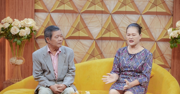 Cặp đôi 'nên duyên' nhờ sạp rau, tìm thấy hạnh phúc ở tuổi xế chiều