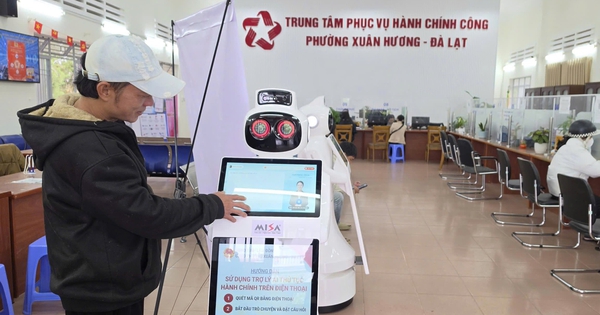 Robot AI giúp dân bớt đi lại, cán bộ giảm việc lặp lại