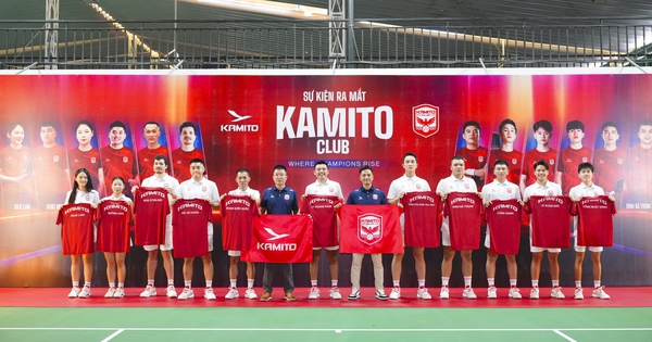 Lý Hoàng Nam sát cánh cùng tượng đài bóng bàn Việt Nam ở Kamito Pickleball Club
