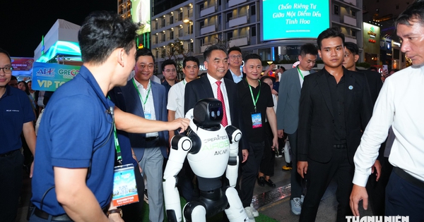 Từ nhập khẩu robot đến tham gia chuỗi giá trị công nghệ