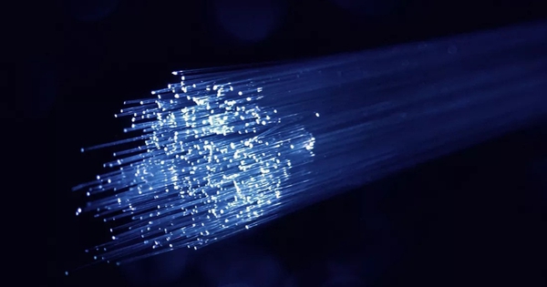 Cáp quang lập kỷ lục tải 20.000 bộ phim 4K trong 1 giây