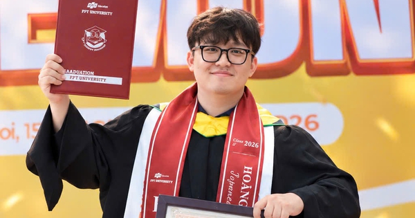 Từng chán ghét việc học, trở thành thủ khoa tốt nghiệp ĐH ở tuổi 27