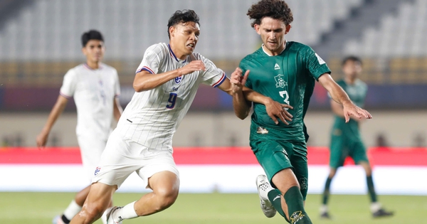Thái Lan mất điểm, tụt hạng FIFA vì thua sốc Philippines: HLV Hudson bị chỉ trích dữ dội