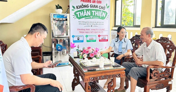 Đến phường làm thủ tục hành chính, người dân Huế được mời cà phê miễn phí