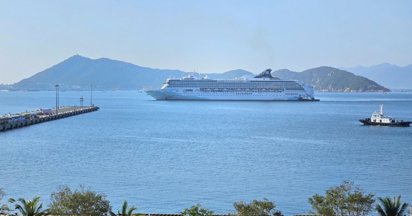 Lên bờ 8 tiếng, di chuyển mất 3 tiếng: Cơn ‘đau đầu’ của du lịch Nha Trang