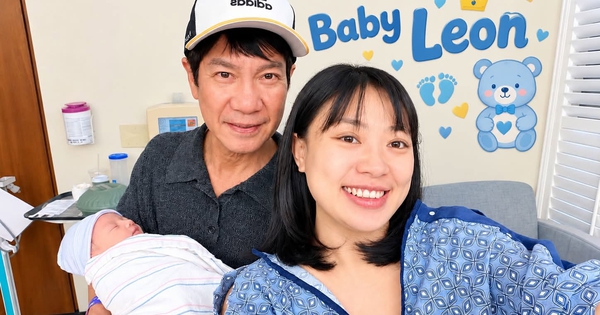 Lê Huỳnh rơi nước mắt khi đón con chào đời ở tuổi 62