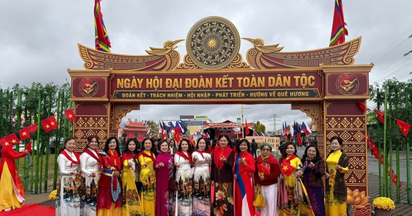 Bà Hà Thị Nga dự Ngày hội Đại đoàn kết toàn dân tộc tại châu Âu