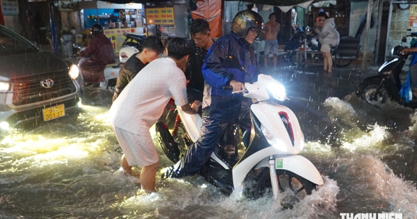Những tuyến đường nào ở TP.HCM hễ mưa lớn là ngập?