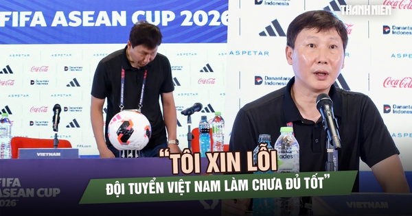 HLV Kim Sang-sik xin lỗi người hâm mộ, đội tuyển Việt Nam tụt điểm sau trận thua Malaysia